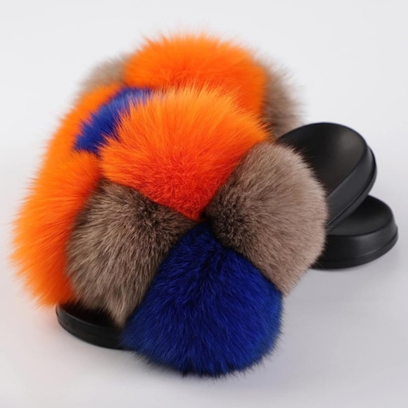 Woman's slippers - Picture 2 of 8